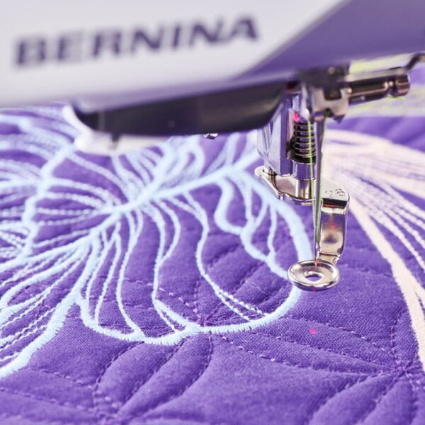 BERNINA 880 PLUS: Highest quality in sewing and embroidery - Image 6