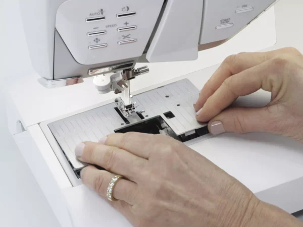 Brother Innov-is V7 Sewing and Embroidery Machine - Image 3