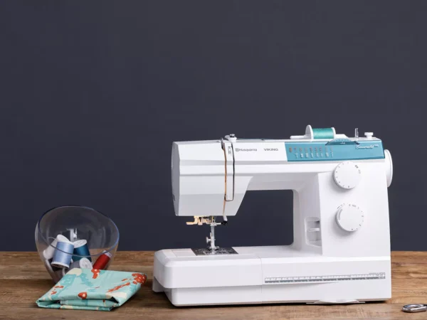 Husqvarna Emerald 116 Sewing Machine - Image 3