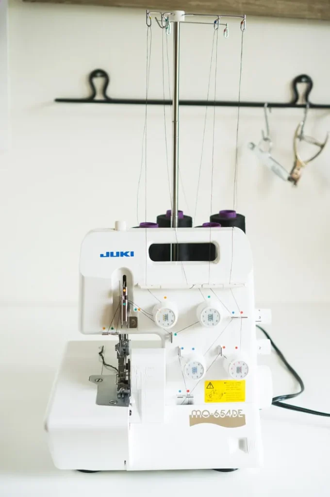 Best 5 Overlock Machines in Sewing Machine Shop Store