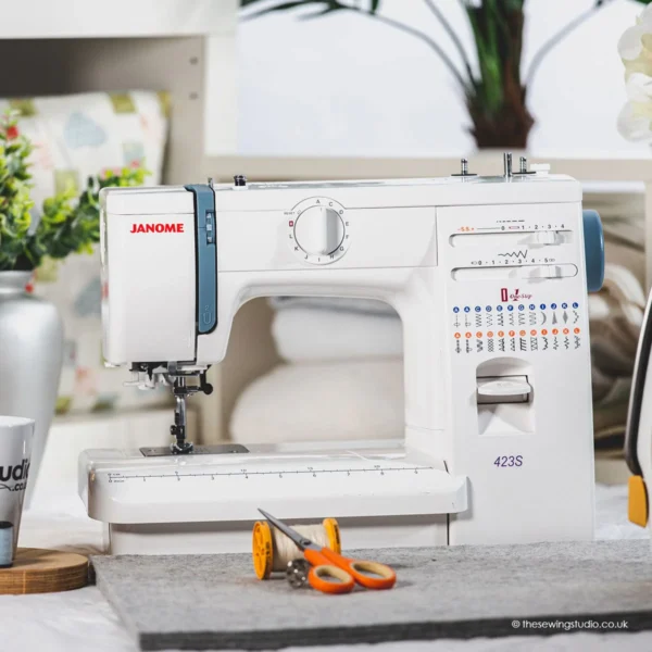 Janome 423S Sewing Machine - Image 7